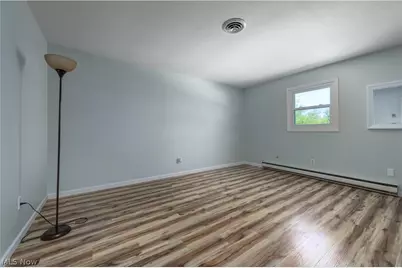 404 Oaknoll Drive, Amherst, OH 44001 - Photo 27