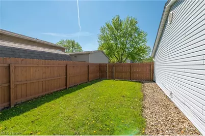404 Oaknoll Drive, Amherst, OH 44001 - Photo 45