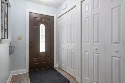 404 Oaknoll Drive, Amherst, OH 44001 - Photo 5