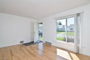 20919 Hansen Rd, Maple Heights, OH 44137 - Photo 3