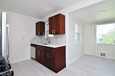 20919 Hansen Road, Maple Heights, OH 44137 - Photo 5