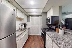 8005 Independence Dr, Mentor, OH 44060 - Photo 9