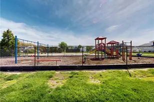 8005 Independence Dr, Mentor, OH 44060 - Photo 25