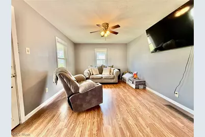 802 28th Street, Vienna, WV 26105 - Photo 7