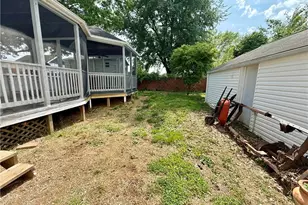 802 28th St, Vienna, WV 26105 - Photo 33