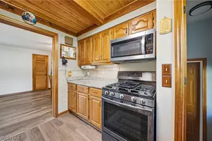 10129 E River Rd, Elyria, OH 44035 - Photo 9