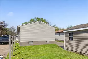 331 Elmwood Ave, Barberton, OH 44203 - Photo 9