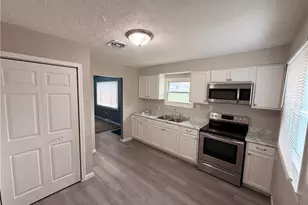 2014 Pole Ave, Lorain, OH 44052 - Photo 3