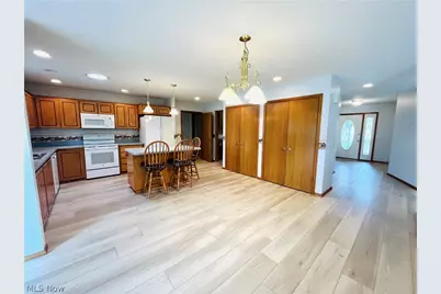 33037 Pebblebrook Drive, North Ridgeville, OH 44039 - Photo 11