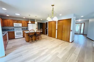 33037 Pebblebrook Dr, North Ridgeville, OH 44039 - Photo 11