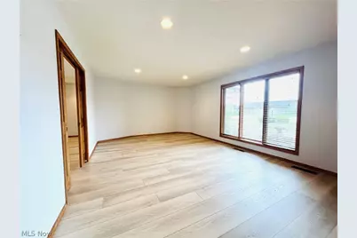 33037 Pebblebrook Drive, North Ridgeville, OH 44039 - Photo 15