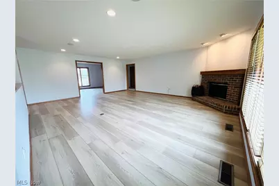 33037 Pebblebrook Drive, North Ridgeville, OH 44039 - Photo 9