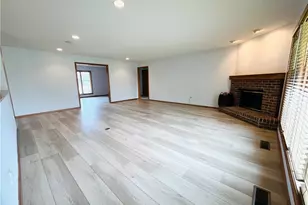 33037 Pebblebrook Dr, North Ridgeville, OH 44039 - Photo 9