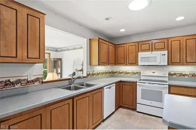33037 Pebblebrook Drive, North Ridgeville, OH 44039 - Photo 13
