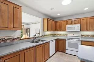 33037 Pebblebrook Dr, North Ridgeville, OH 44039 - Photo 13