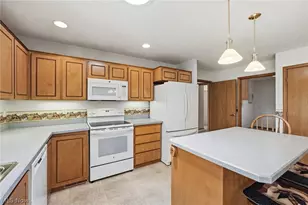 33037 Pebblebrook Dr, North Ridgeville, OH 44039 - Photo 15