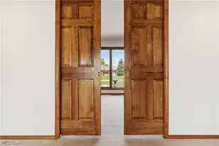 33037 Pebblebrook Dr, North Ridgeville, OH 44039 - Photo 17