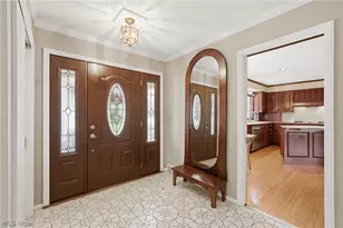 32245 Burlwood Dr, Solon, OH 44139 - Photo 3