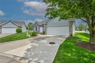 134 Stonehedge Dr, Elyria, OH 44035 - Photo 3