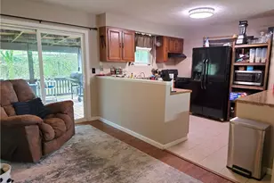 67 Suzanne St, Washington, WV 26181 - Photo 5