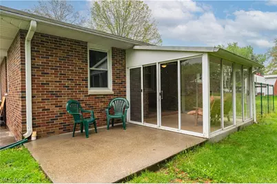 1213 Pleasantview Avenue SE, North Canton, OH 44720 - Photo 3