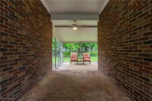 1213 Pleasantview Ave SE, North Canton, OH 44720 - Photo 23