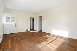 6210 Crossview Rd, Green Hills, OH 44131 - Photo 11