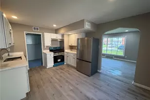 21270 Priday Ave, Euclid, OH 44123 - Photo 3