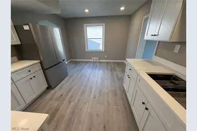 21270 Priday Avenue, Euclid, OH 44123 - Photo 7