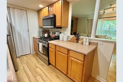 6910 Carriage Hill Drive #103, Brecksville, OH 44141 - Photo 11