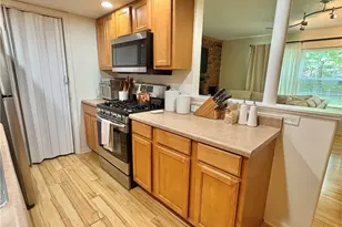6910 Carriage Hill Dr, Brecksville, OH 44141 - Photo 11