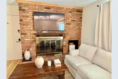 6910 Carriage Hill Drive #103, Brecksville, OH 44141 - Photo 5
