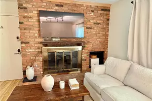 6910 Carriage Hill Dr, Brecksville, OH 44141 - Photo 5