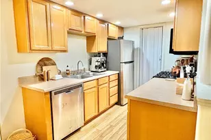 6910 Carriage Hill Dr, Brecksville, OH 44141 - Photo 9