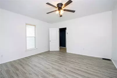 307 S Main Street, Orrville, OH 44667 - Photo 25