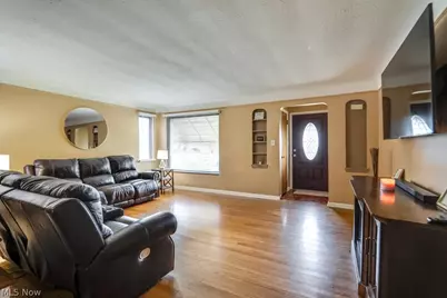 6710 Ackley Road, Parma, OH 44129 - Photo 7