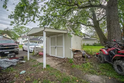136 E Indiana Avenue, Sebring, OH 44672 - Photo 5