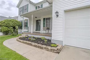 1009 Brittingham Dr, Ravenna, OH 44266 - Photo 3