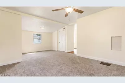 2036 Ridge Avenue, Zanesville, OH 43701 - Photo 5