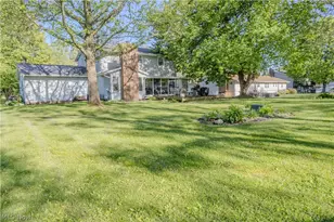 11805 Meadowlane Ave NW, Uniontown, OH 44685 - Photo 9