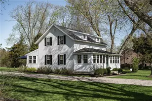 321 Harbor Ln, Kelleys Island, OH 43438 - Photo 5