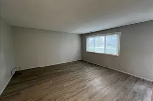 26747 Lake Of The Falls Rd, Olmsted Falls, OH 44138 - Photo 7