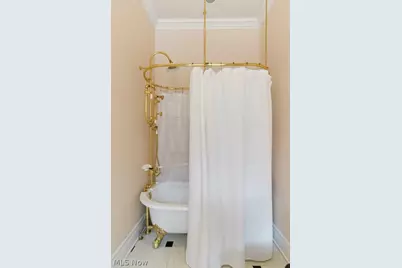 352 Bingham Court, Bratenahl, OH 44108 - Photo 29