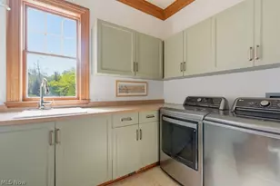 352 Bingham Ct, Bratenahl, OH 44108 - Photo 13