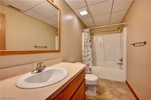 960B Mc Donald Dr NE, Sugarcreek, OH 44681 - Photo 17