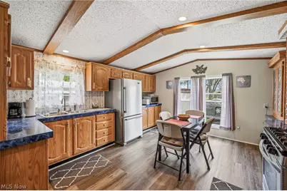 18 Oakwood Drive, Beloit, OH 44609 - Photo 11