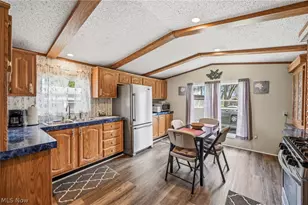 18 Oakwood Dr, Beloit, OH 44609 - Photo 11