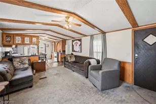 18 Oakwood Dr, Beloit, OH 44609 - Photo 7