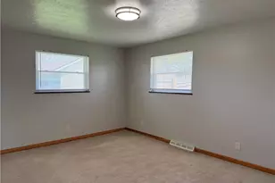 12920 Fountain Ct, Strongsville, OH 44136 - Photo 7
