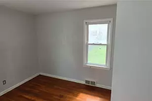 12304 Tonsing Dr, Garfield Heights, OH 44125 - Photo 11